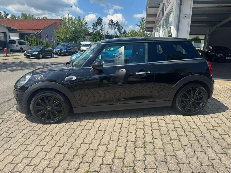 Midnight black metallic Gebraucht 2018 Mini ONE Kleinwagen | 12.600 € (Fairer Preis) - Bild 1/4