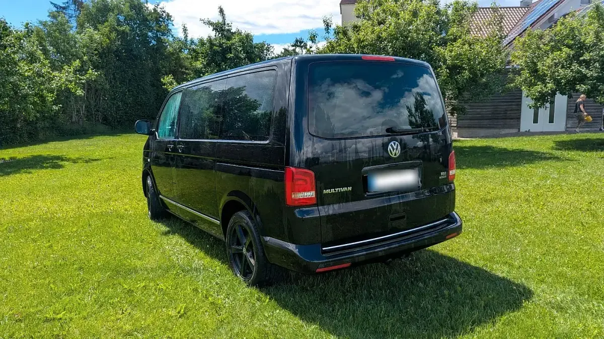 Gebraucht VW Multivan Highline 180 PS (132 kW) 2015 Schwarz Van / Kleinbus
