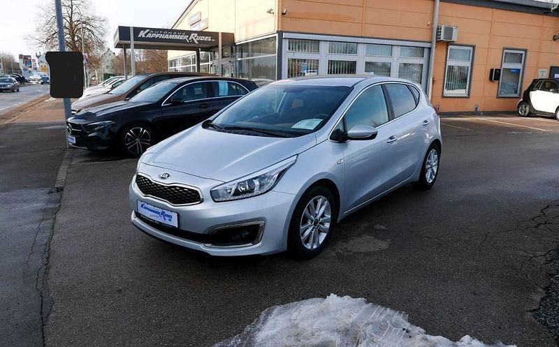 Gebraucht Kia Ceed Vision 135 PS (99 kW) 2018 Silber Kleinwagen