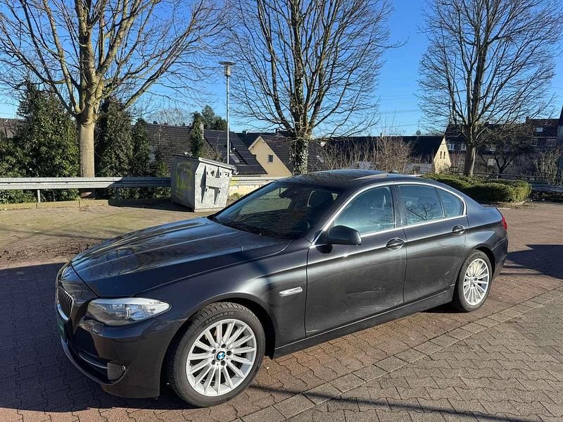 Gebraucht BMW 528 258 PS (189 kW) 2010 Sophistograu brillanteffekt Limousine