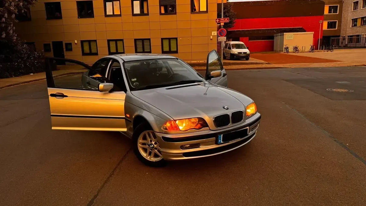 Gebraucht BMW 316 105 PS (77 kW) 2001 Silber Limousine