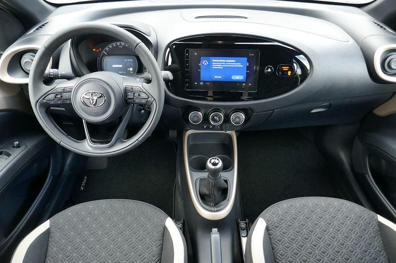 Gebraucht Toyota Aygo X 72 PS (52 kW) 2025 Beige SUV