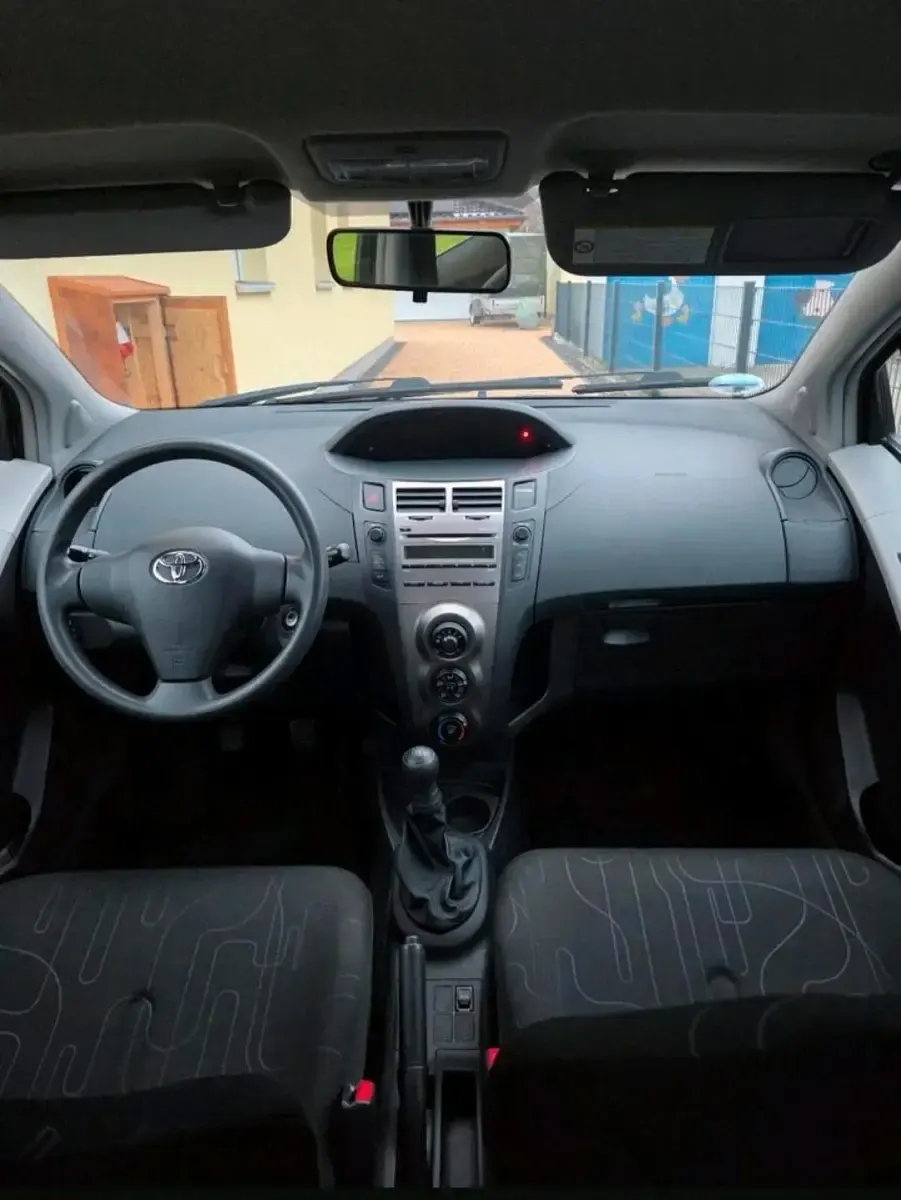 Gebraucht Toyota Yaris 69 PS (50 kW) 2009 Schwarz Kleinwagen