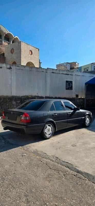 Schwarz Gebraucht 2025 Mercedes 180 Limousine | 4.500 € - Bild 1/4