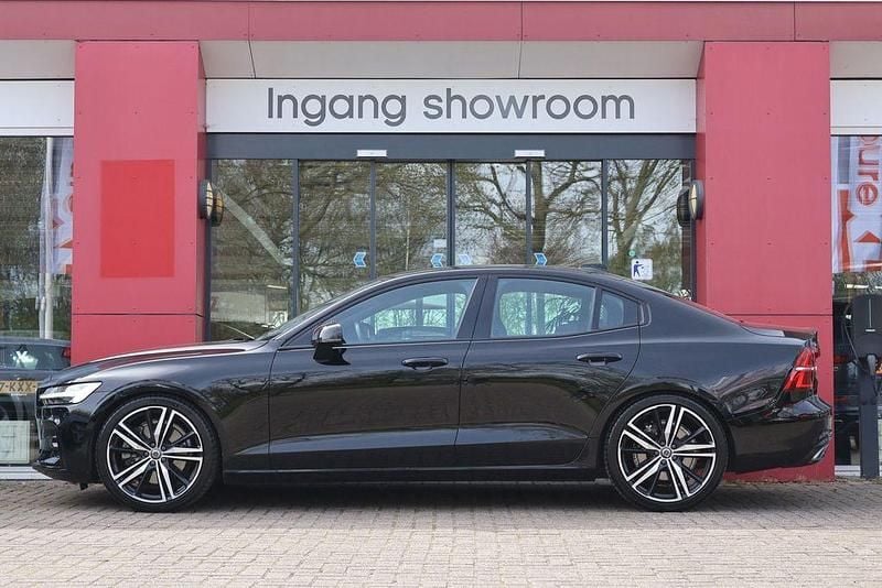 Second-hand Volvo S60 252 CP (185 kW) 2019 Negru Berlinǎ