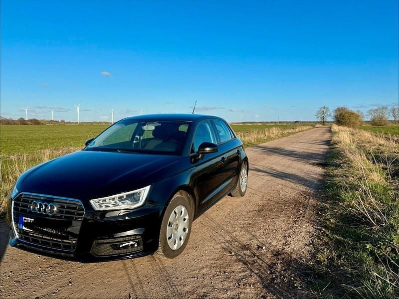 Second-hand Audi A1 90 CP (66 kW) 2015 Negru Hatchback