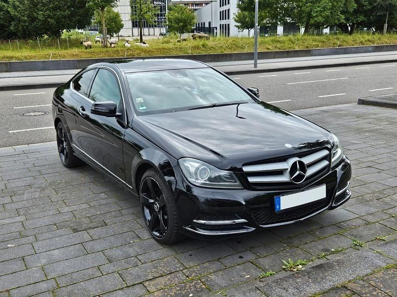 Gebraucht Mercedes C220 170 PS (125 kW) 2013 Schwarz Coupé
