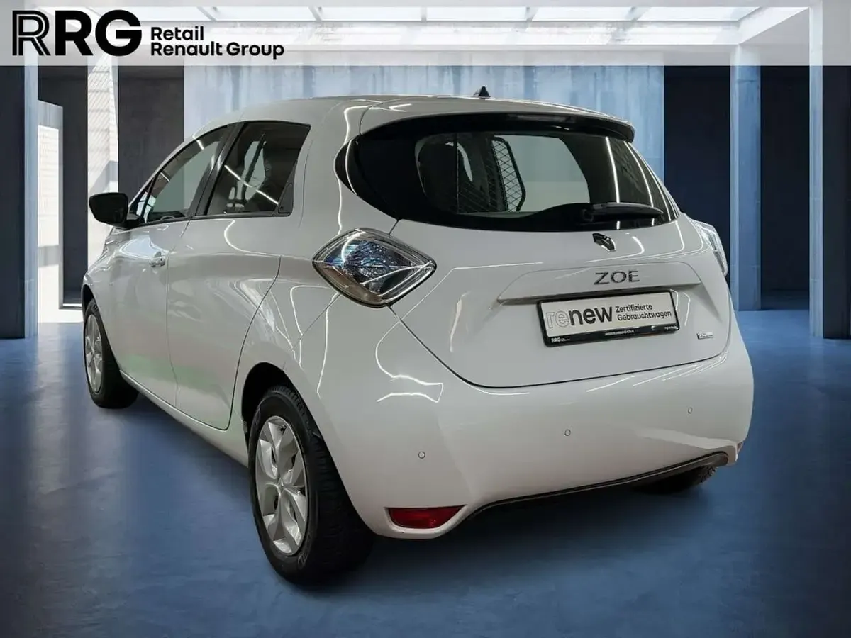 Gebraucht Renault Zoe 42 kW (58 PS) 2020 Gletscherweiss Kleinwagen