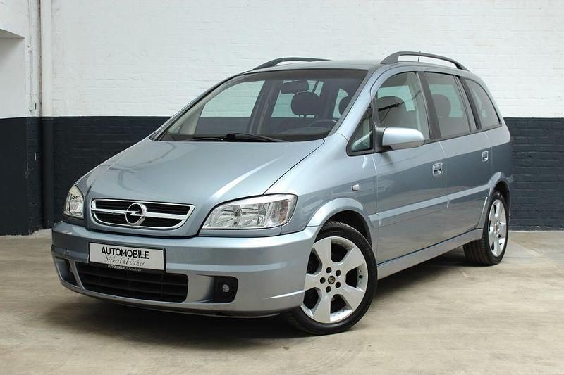 Silber Gebraucht 2005 Opel Zafira OPC Van / Kleinbus | 3.800 € (Etwas zu teuer) - Bild 1/4