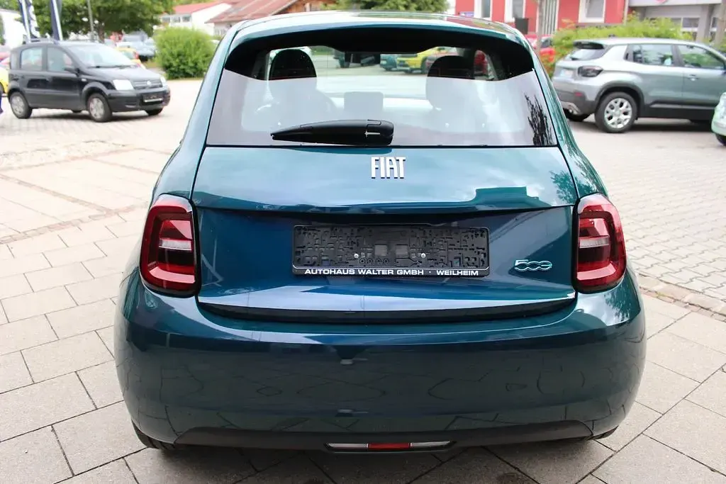 Gebraucht Fiat 500e Action 69 kW (95 PS) 2023 Grün Kleinwagen