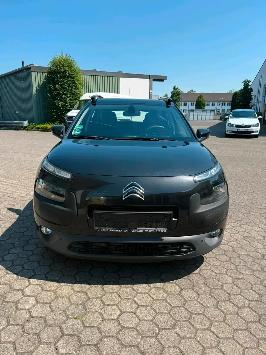 Gebraucht Citroën C4 Cactus 100 PS (73 kW) 2015 Schwarz Kleinwagen