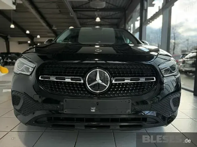 Gebraucht Mercedes GLA200 Progressive 150 PS (110 kW) 2021 Unilack nachtschwarz SUV