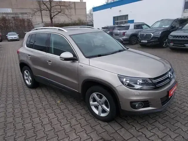 Gebraucht VW Tiguan LOUNGE 150 PS (110 kW) 2015 Beige SUV