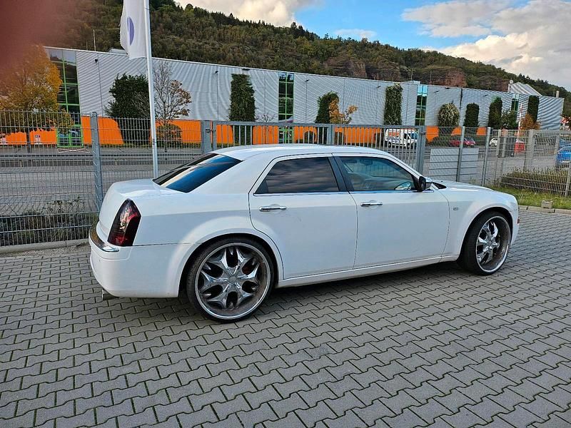 Andere farben Gebraucht 2007 Chrysler 300C Limousine | 8.000 € (Etwas zu teuer) - Bild 1/4