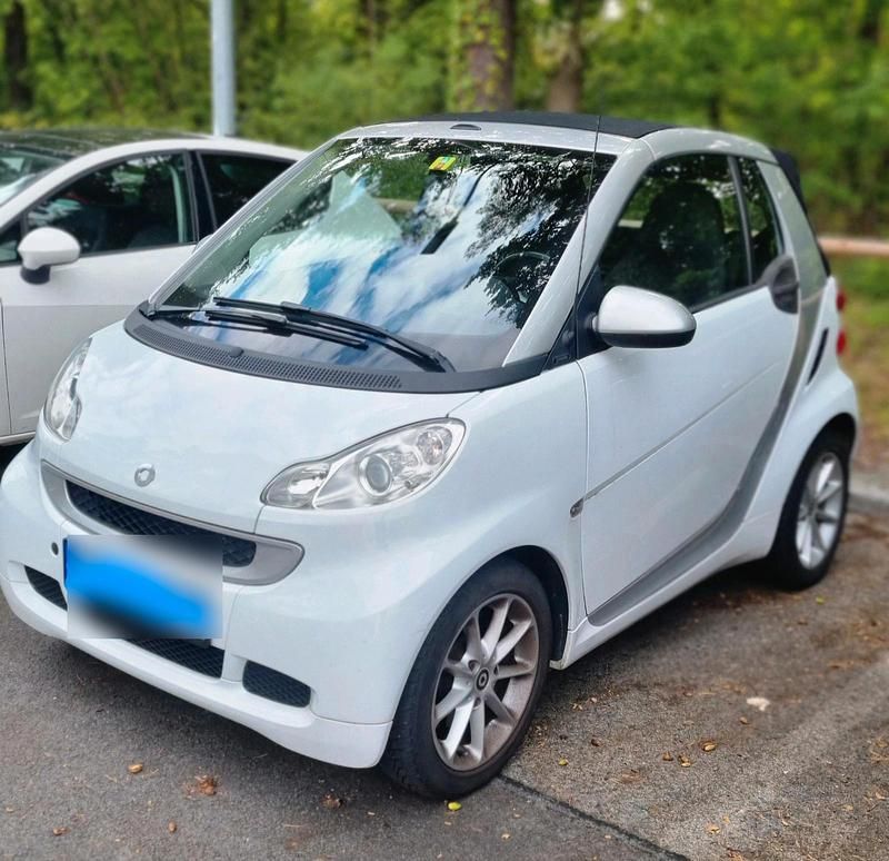 Weiß Gebraucht 2011 Smart ForTwo Cabrio Cabrio | 4.450 € (Fairer Preis) - Bild 1/4