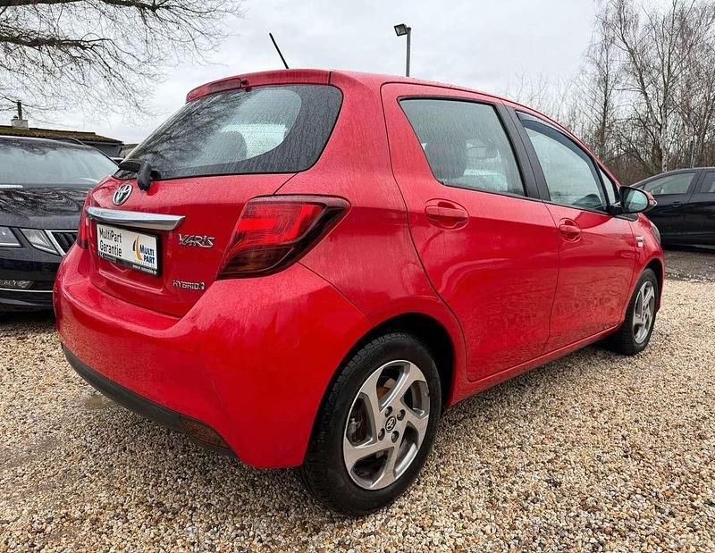 Gebraucht Toyota Yaris Hybrid Comfort 75 PS (55 kW) 2014 Rot Kleinwagen