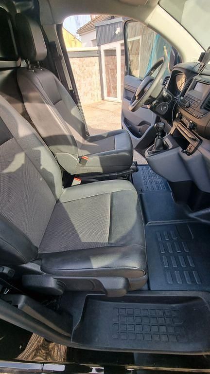 Second-hand Citroën Jumpy 102 CP (75 kW) 2021 Negru Monovolum