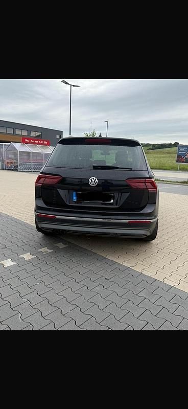 Gebraucht VW Tiguan 150 PS (110 kW) 2017 Schwarz SUV