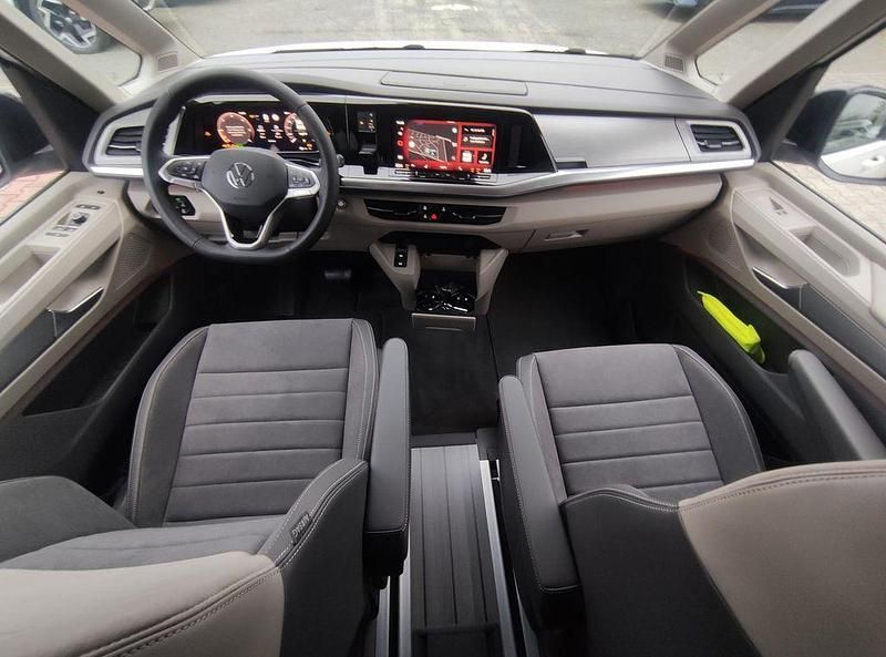 Neu VW Multivan Edition 150 PS (110 kW) 2026 Candyweiß / deep black perleffekt Van