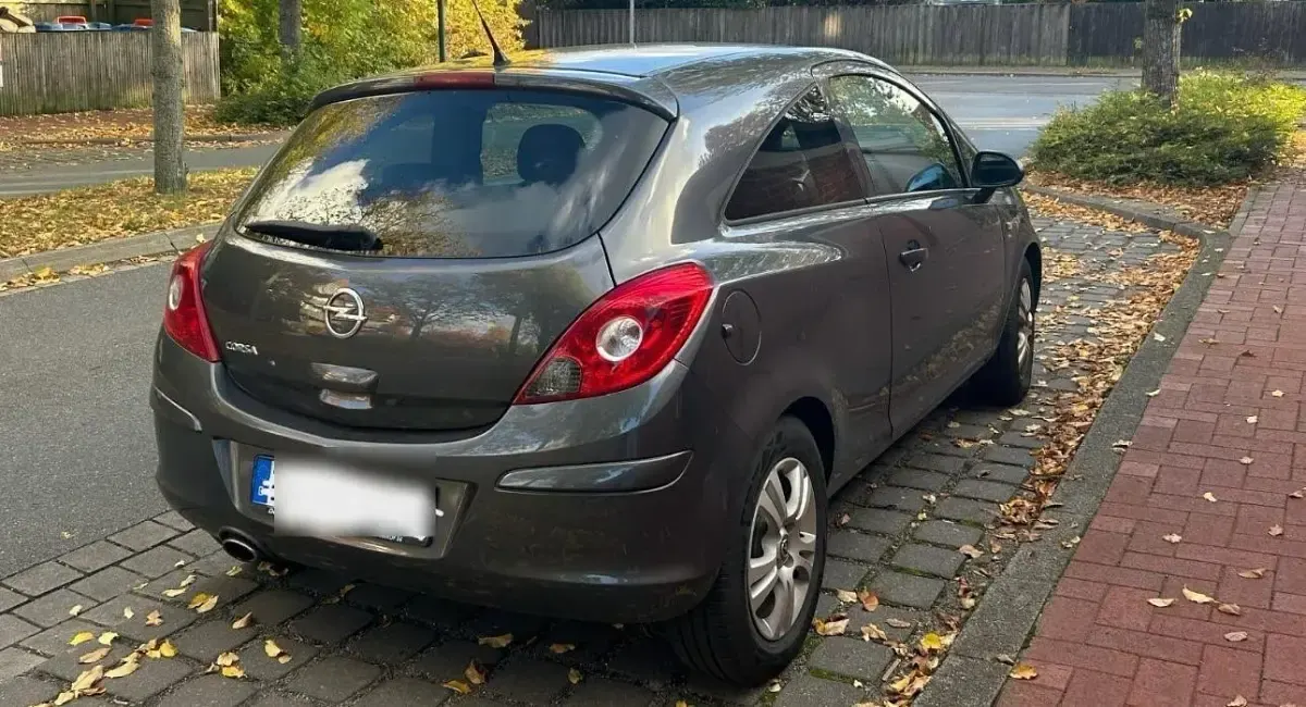 Używany Opel Corsa 84 KM (61 kW) 2011 Szary Hatchback