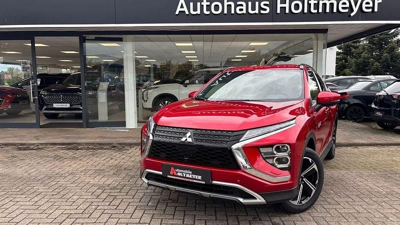 Rot Gebraucht 2021 Mitsubishi Eclipse Cross Intro Edition SUV | 22.950 € (Guter Preis) - Bild 1/4