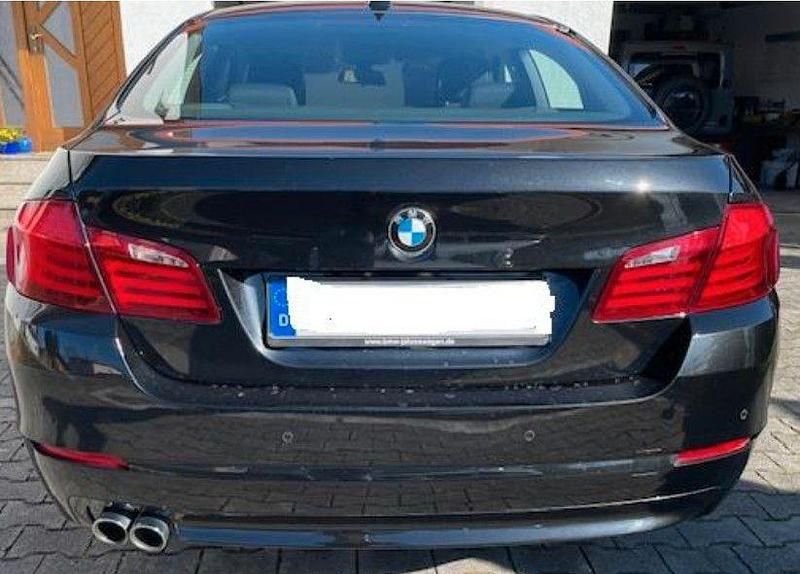Gebraucht BMW 520 Sport Line 184 PS (135 kW) 2013 Schwarz Limousine