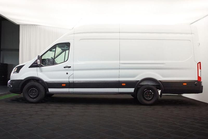 Weiß Gebraucht 2024 Ford Transit Trend Van / Kleinbus | 26.200 € (Guter Preis) - Bild 1/4