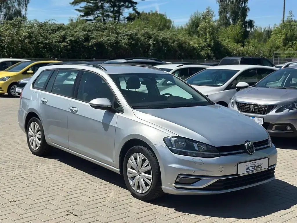 Gebraucht VW Golf VII 116 PS (85 kW) 2019 Silber Kombi