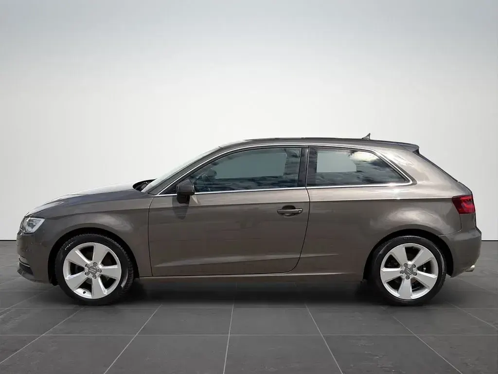 Używany Audi A3 Ambition 122 KM (89 kW) 2014 Szary Sedan/Limuzyna