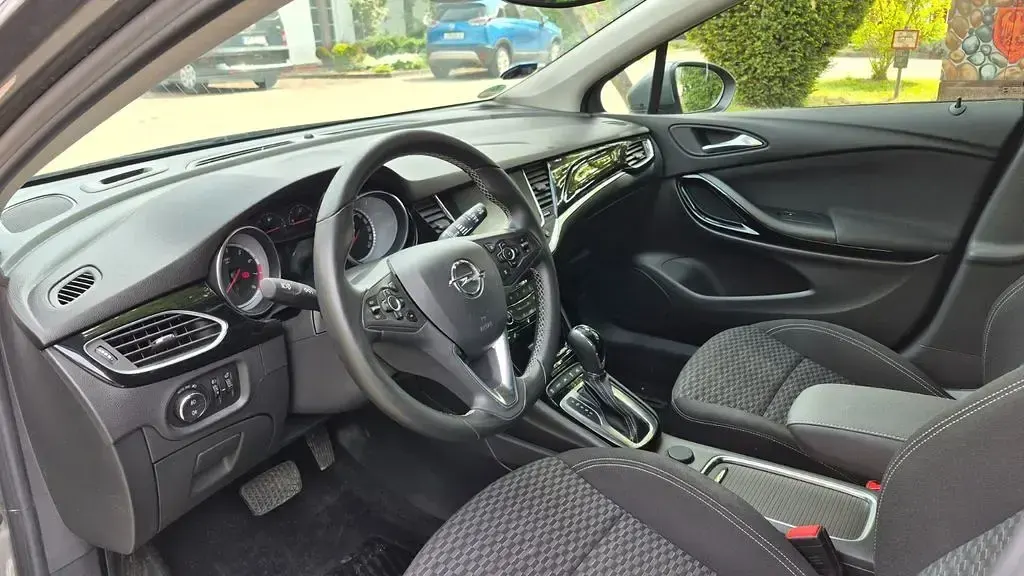 Gebraucht Opel Astra Innovation 150 PS (110 kW) 2016 Grau Limousine