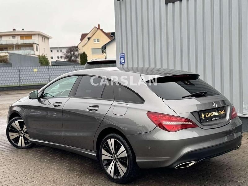 Gebraucht Mercedes CLA220 Night 184 PS (135 kW) 2018 Mountaingrau Limousine
