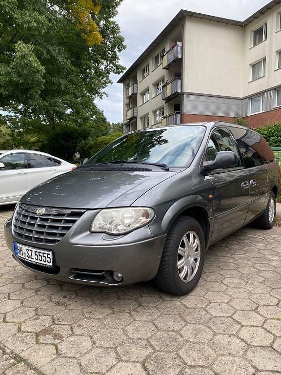 Silber Gebraucht 2007 Chrysler Grand Voyager Limited Van / Kleinbus | 5.800 € (Teuer) - Bild 1/4