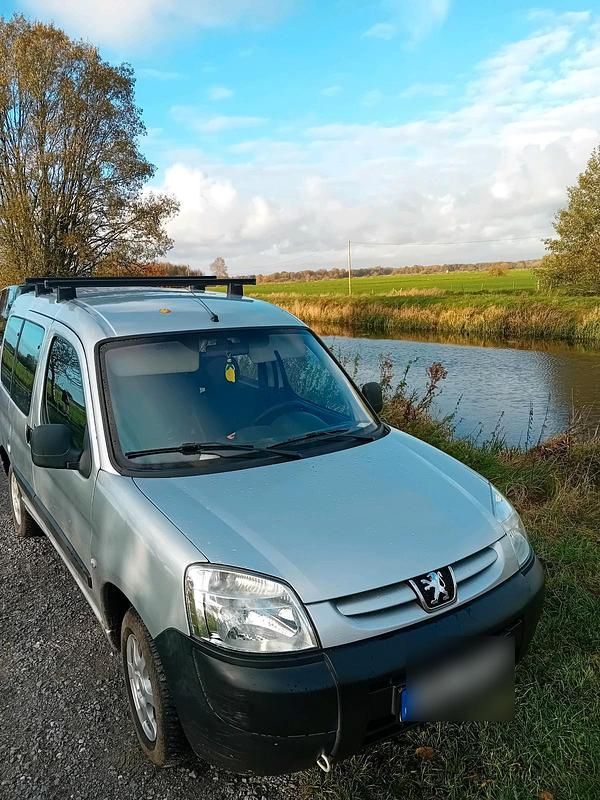 Silber Gebraucht 2007 Peugeot Partner Filou Van / Kleinbus | 2.500 € (Fairer Preis) - Bild 1/4