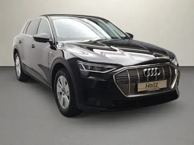 Gebraucht Audi e-tron 230 kW (313 PS) 2022 Brillantschwarz SUV