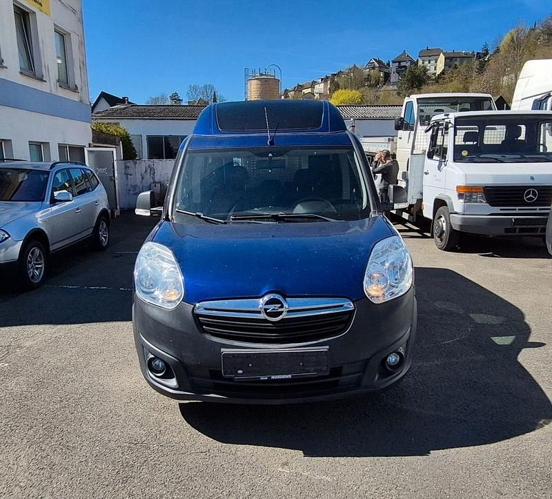 Second-hand Opel Combo Selection 120 CP (88 kW) 2018 Albastru Monovolum