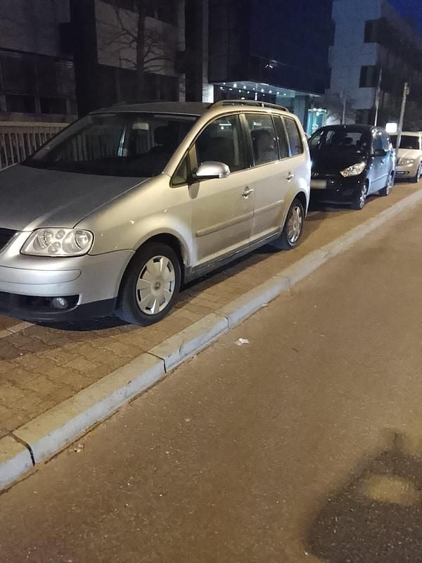 Gebraucht VW Touran 140 PS (102 kW) 2005 Silber Van / Kleinbus