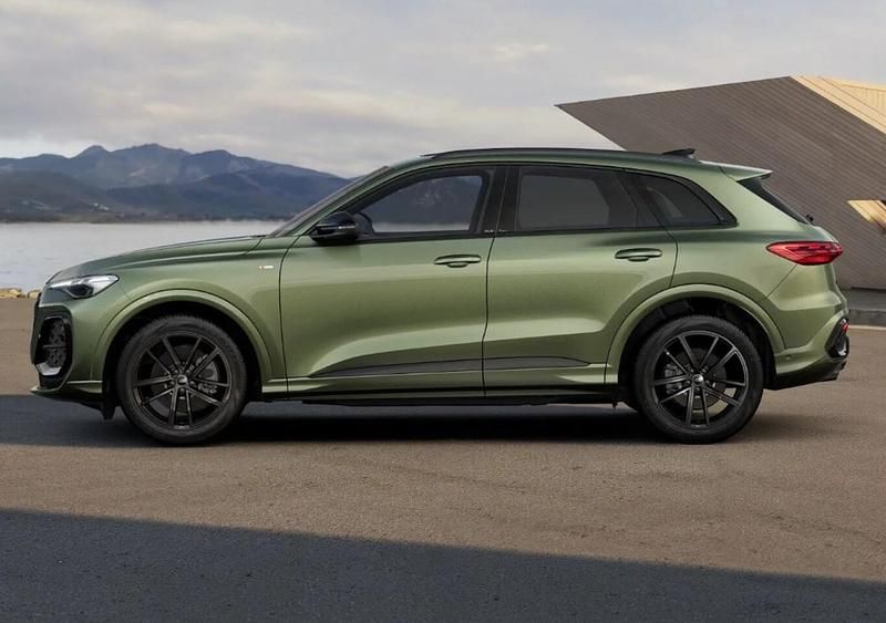 Neu Audi Q5 S-Line 204 PS (150 kW) 2025 Distriktgrün metallic SUV