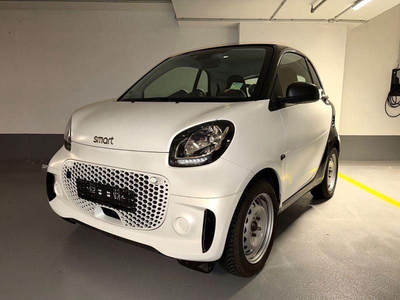 Weiß Gebraucht 2021 Smart ForTwo Coupé Coupé | 7.390 € (Superpreis) - Bild 1/4