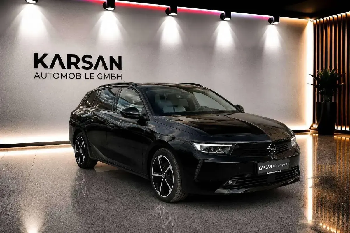 Gebraucht Opel Astra Elegance 131 PS (96 kW) 2024 Schwarz Kleinwagen