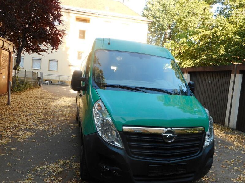 Grün Gebraucht 2015 Opel Movano Van | 5.900 € - Bild 1/4