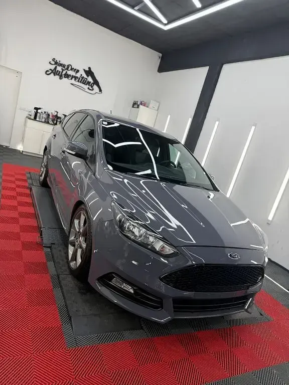 Używany Ford Focus ST 185 KM (136 kW) 2016 Szary Sedan/Limuzyna