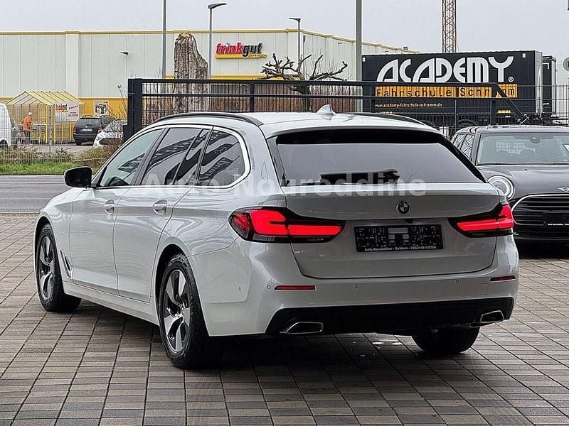 Gebraucht BMW 520 Performance 190 PS (139 kW) 2022 Weiß Kombi