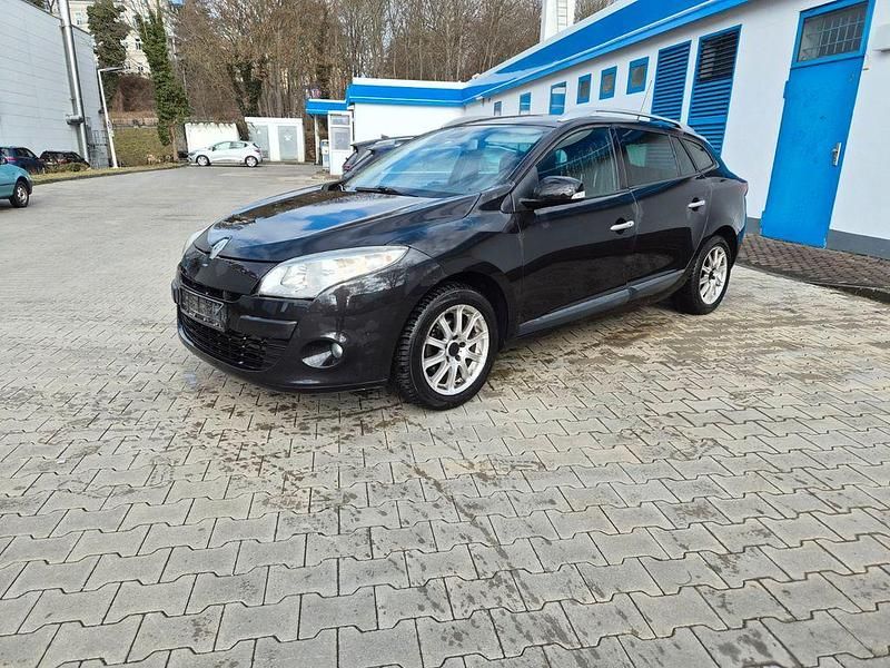 Gebraucht Renault Mégane III Dynamique 131 PS (96 kW) 2010 Schwarz Limousine