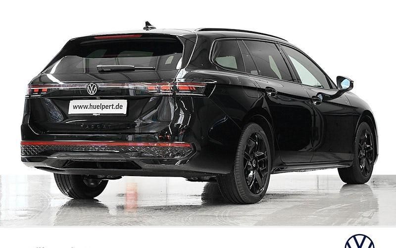 Neu VW Passat R-line 150 PS (110 kW) 2025 Grenadillschwarz metallic Kombi