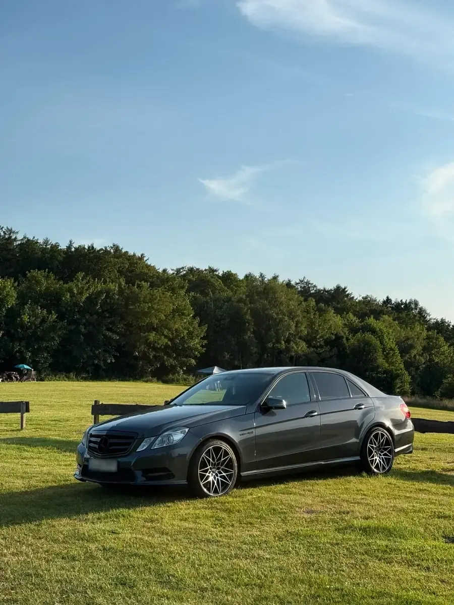 Gebraucht Mercedes E500 AMG 408 PS (300 kW) 2012 Grau Limousine