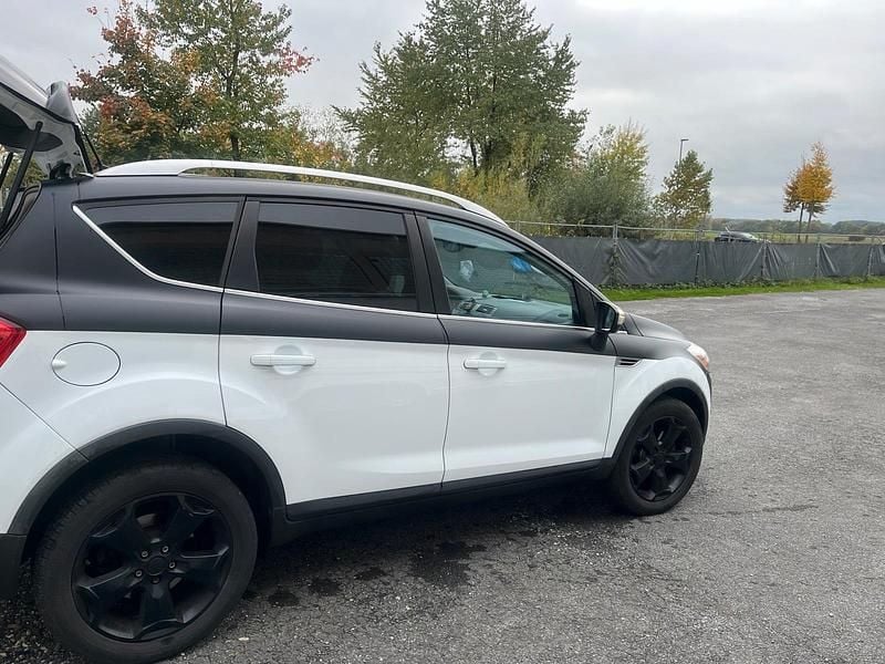 Gebraucht Ford Kuga Titanium 139 PS (102 kW) 2009 Weiß SUV