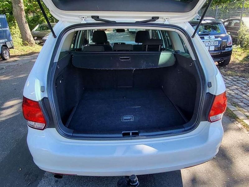 Gebraucht VW Golf VII Style 105 PS (77 kW) 2012 Weiß Kombi