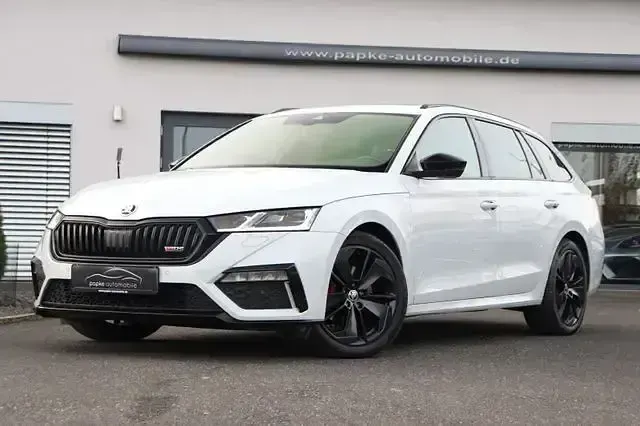 Gebraucht Skoda Octavia RS 200 PS (147 kW) 2022 Moonweiss metallic Kombi