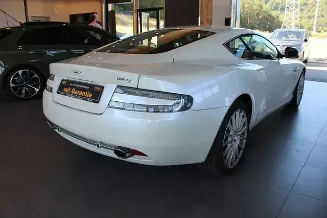 Gebraucht Aston Martin DB9 476 PS (350 kW) 2012 Weiß Coupé