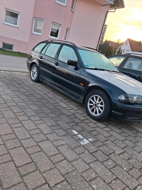 Second-hand BMW 318 150 CP (110 kW) 2000 Negru Break